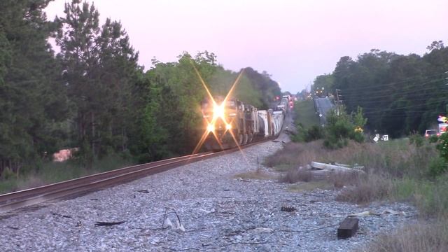 CSX Manifest leaving waycross ga with hot box northbound on the Fitzgerald subdivision смотреть онлайн