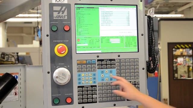 Part 1: How to Load a Program into the CNC Milling Machine смотреть онлайн
