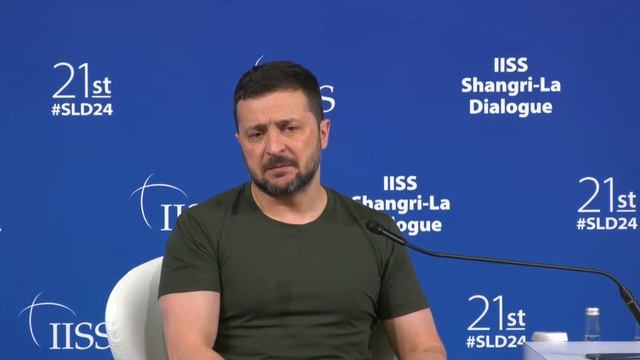 Спілкування Президента з представниками іноземних ЗМІ на полях конференції «Діалог Шангрі-Ла». смотреть онлайн