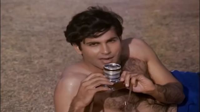 Твоя улыбка (Zeenat Aman & Vijay Arora) смотреть онлайн