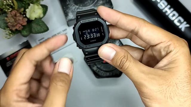 Review Casio G-SHOCK DW-5600BB-1DR Full Black Warna Matte