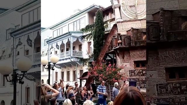 Georgia. Clock on the old tower in Tbilisi смотреть онлайн
