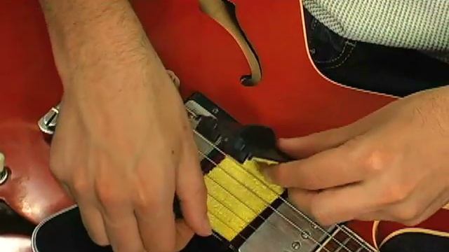 The String Cleaner - NEW VIDEO - (Guitar/Bass String Cleaner)