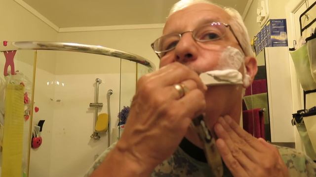 Бритьё опасной бритвой Manufactured Frederick Reynolds straight razor shaving смотреть онлайн