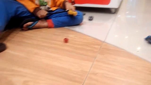 BEYBLADE MALAYSIA-FIRAS VS AIMAN смотреть онлайн