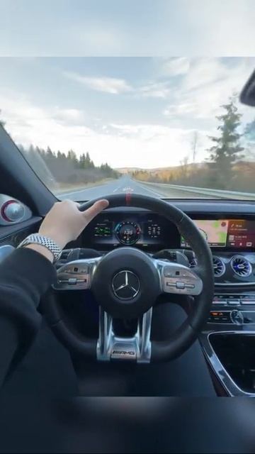 Mercedes-Benz E63s AMG смотреть онлайн