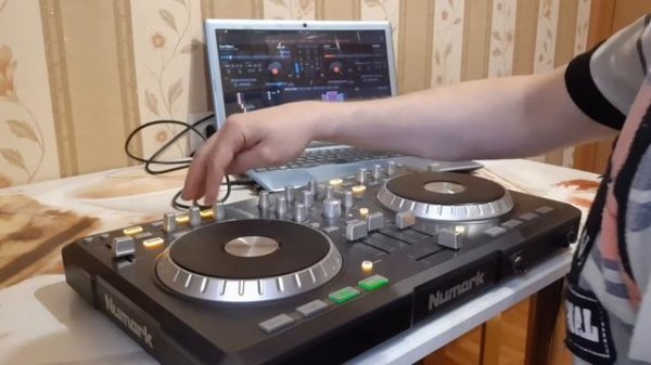 DJ-пульт