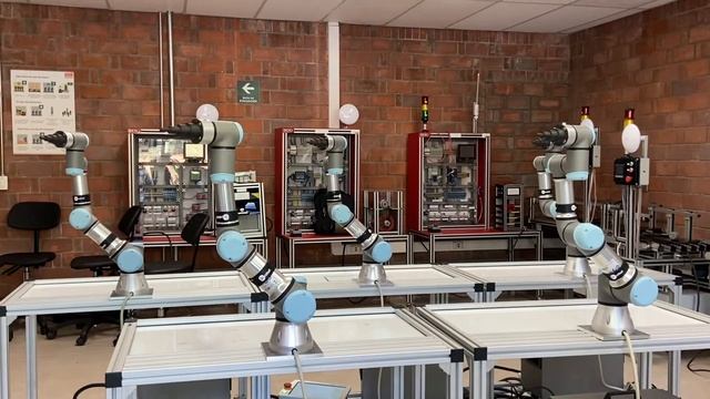 Rutina robots UR3 modo colaborativo vía ethernet / MODBUS смотреть онлайн