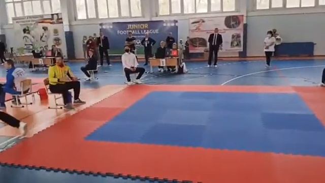 Taekwondo competition among 18-39 years old. Weight category up to 57kg. Dmitry Zakharov (blue) смотреть онлайн