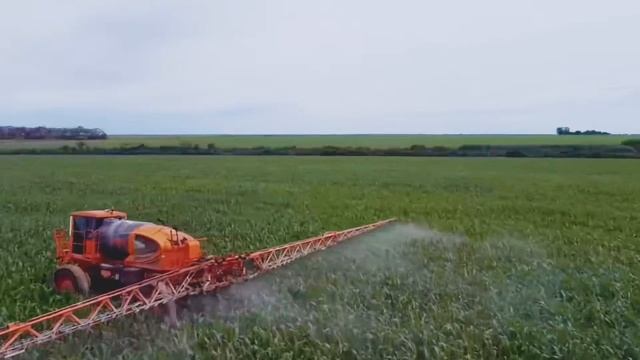 Aplicação De Fungicida No Milho #Uniport 4530#jacto #omni 700