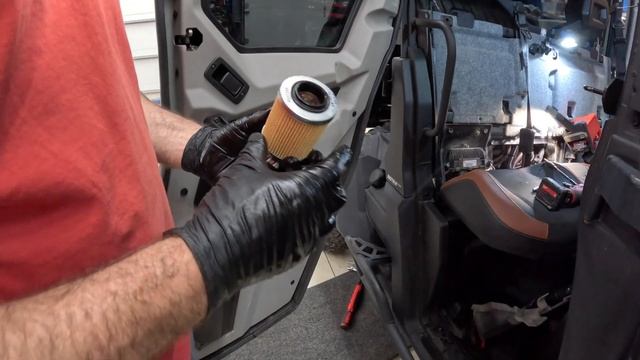 2022 Can-am Defender Limited Oil Change and Why you should change your own oil смотреть онлайн