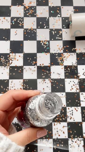 Как я делаю прозрачную страничку с блестками? Бумажные сюрпризы #рек #лайфхаки #творчество смотреть онлайн