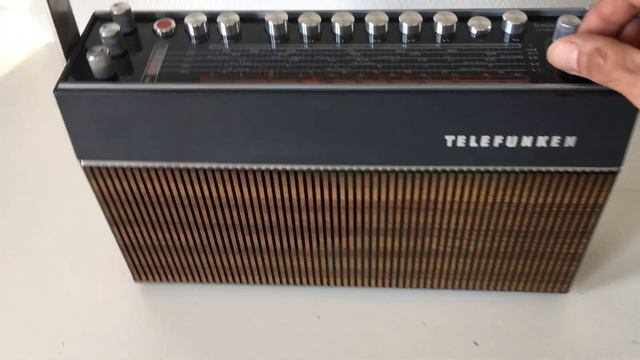 Vintage German Quality Radio TELEFUNKEN BAJAZZO UNIVERSAL 201