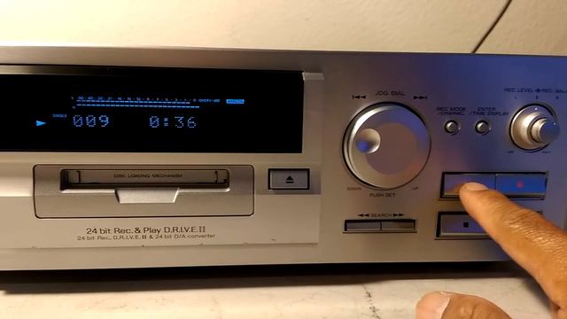 Kenwood MD-2070 Mini Disc Recorder/Player смотреть онлайн