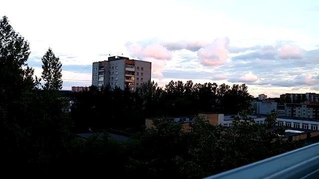Одна градирня на ЛАЭС парит смотреть онлайн