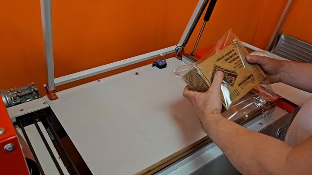 Упаковка Repka Pi 4 c помощью термоусадочного станка смотреть онлайн