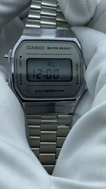 Наручные часы Casio, легендарные из 90-х, популярная модель смотреть онлайн