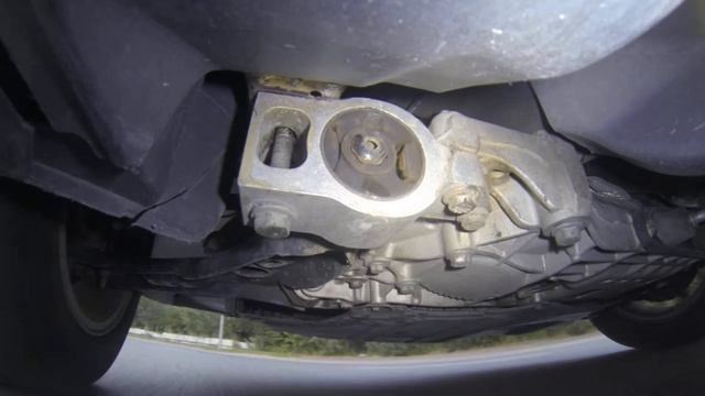VW group front arm bushing in action / zadné uloženie (silentblok) predného ramena смотреть онлайн