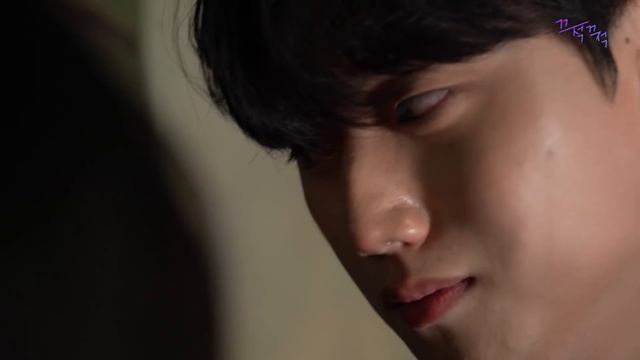 [웹드라마] 연상녀가 키스를 리드하는 법 (커플, 이별, 재회) | 끄적끄적 | EP.12 смотреть онлайн