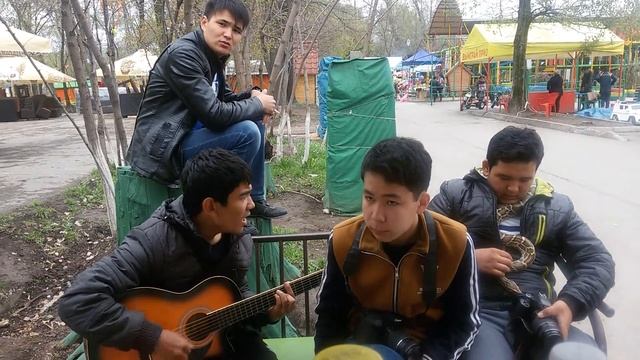 Я парнишка седой на гитаре смотреть онлайн