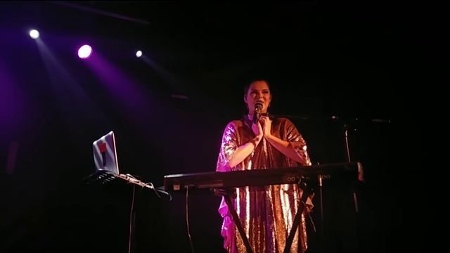 SAARA AALTO - LIVE AT THE BORDERLINE (LONDON 7-10-2018) 2/3 смотреть онлайн