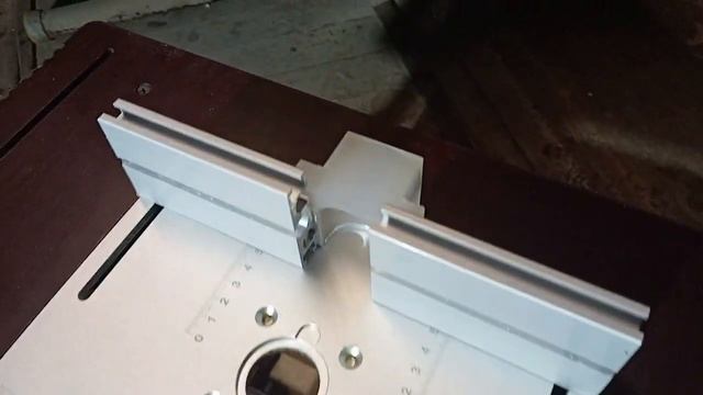 1 ч. -  Фрезерный стол-верстак с лифтом для фрезера  -  в сборе с пластиной с алиэкспресс.