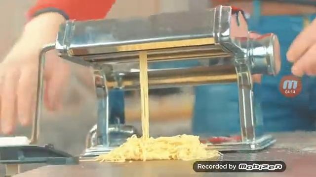 Он готовит элитный продукт своими руками в домашних условиях ДОШИРАК. смотреть онлайн