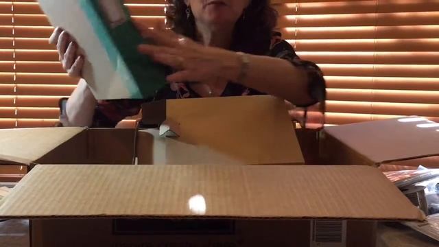 Holiday Catalog 2016 Unboxing смотреть онлайн