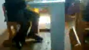 Вован вырвал вовремя урока