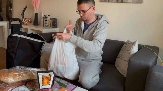 Продуктовая помощь в Норвегии смотреть онлайн