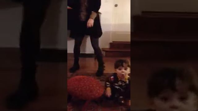 Santi and the alien weirdo смотреть онлайн