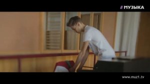 Алексей Воробьёв Feat. Френды
На Стене В Твоём Подъезде