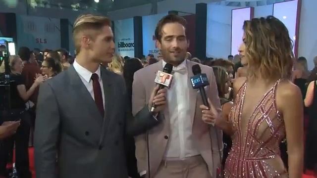 Premios Billboard Latinos 2017. La alfombra roja смотреть онлайн