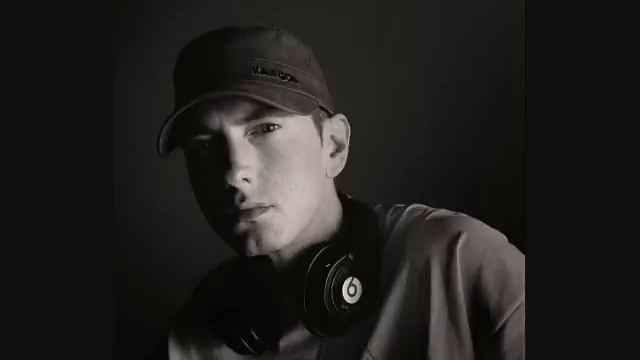 Eminem- Cold Wind Blows Instrumental смотреть онлайн