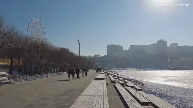 Владивосток Спортивная гавань,набережная,прогулка по льду (5.01.2023). смотреть онлайн