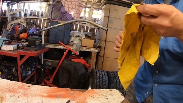 Replacing Broken Driveshaft on EHCO Edger! смотреть онлайн