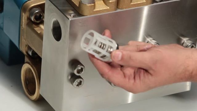 Servicing Valves - Cat Pumps Model 3560 смотреть онлайн