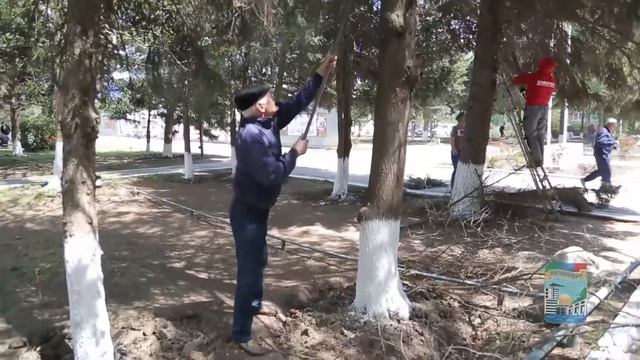 Дагестан. В Кизилюрте прошел предпраздничный майский субботник (28 апреля 2018 года) смотреть онлайн