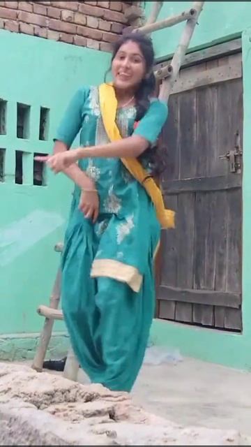 Village Girl Hot Dance смотреть онлайн