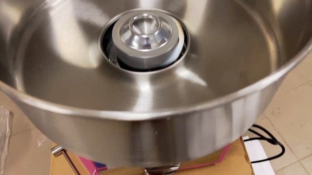 Unpacking and testing Airhot floss candy machine смотреть онлайн