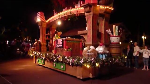 Disney xmas parade - I love candy cow смотреть онлайн