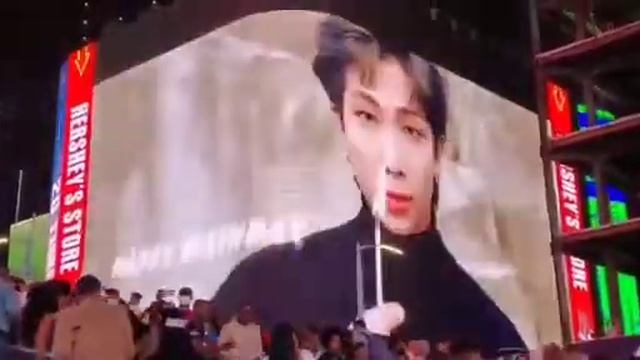 New York , Billboard ,USA, celebrates RM's birthday смотреть онлайн