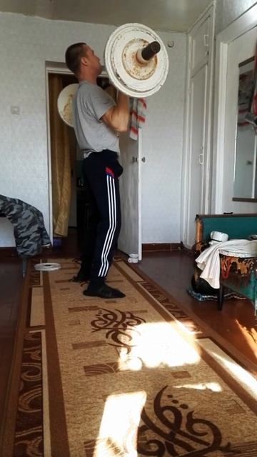 Жим стоя от груди 70 кг. Свой вес 70 кг. смотреть онлайн