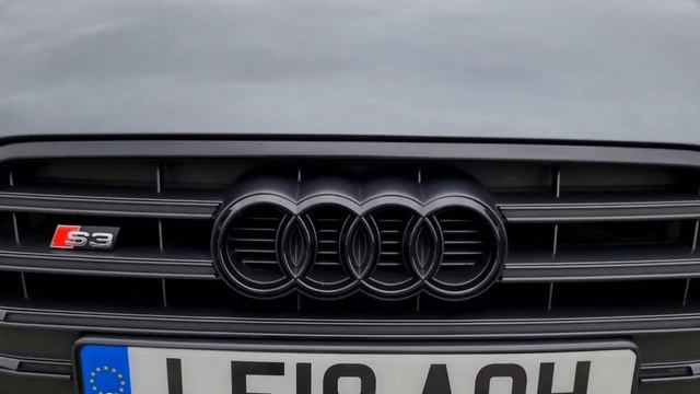 Audi S3 2.0 TFSI Black Edition STronic Quattro Euro6 (s/s) 4dr смотреть онлайн