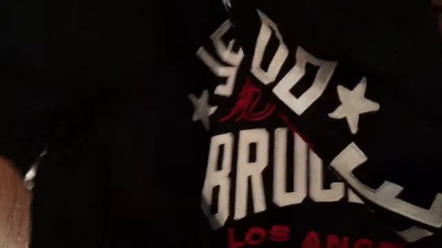 Limited Edition Bruce Lee Jacket смотреть онлайн