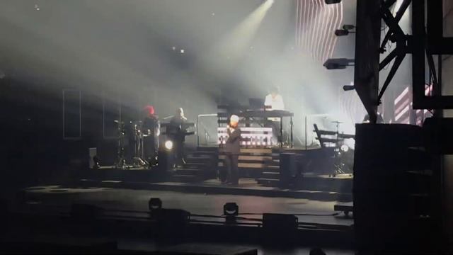 Pet Shop Boys - Left to My Own Devices - live @ Arcimboldi, Milan, Italy 2022 смотреть онлайн