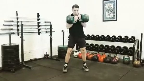 Рывок двух гирь с пола