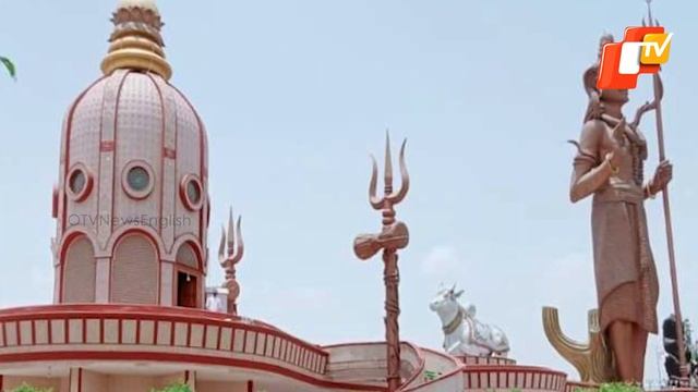 Urvashi Rautela Walked 46 Km Barefoot To Offer Prayers For Rishabh Pant Ahead Of IPL? смотреть онлайн