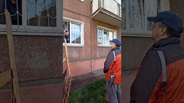 Воронов Д.А. дает советы жителям дома с разрушающейся стеной в г.Иркутске что им делать смотреть онлайн