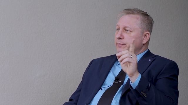 Вопрос 9-ый для Американского Иммиграционного Адвоката по Визе В-1/В-2 и продление Визы. Ответы. смотреть онлайн